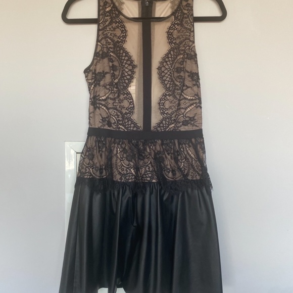 BCBG Layton Dress: Size 6 BNWT - Picture 4 of 5